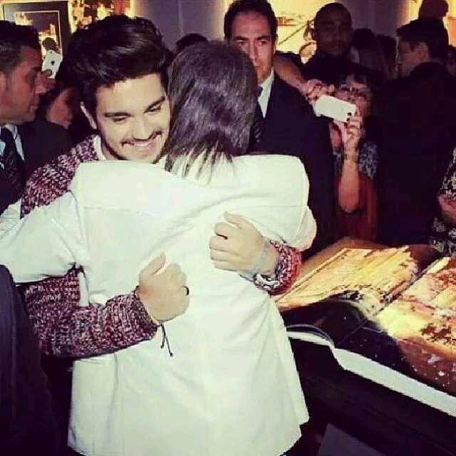 ¥Quando sua música toca meu mundo enche de cor, pois o amor colorio¥  Te AMAR sempre  LUAN RAFAEL DOMINGOS SANTANA