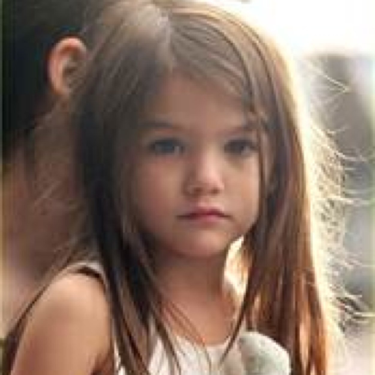 Im Ella and im 5, my mommy is @MarvelousLyds and my big sister is @Alisonjounior and im a werewolf!