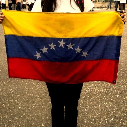 Lcda. en Comunicación Social. 👠Modelo Profesional #Venezuela instagram @thamarysrondon Con Dios y la Virgen siempre. Hacer el bien sin mirar a quien. PAZ