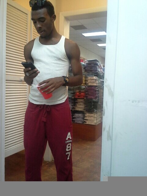 Just a young street nigga tryna make it in this world! UNRULY Ent.