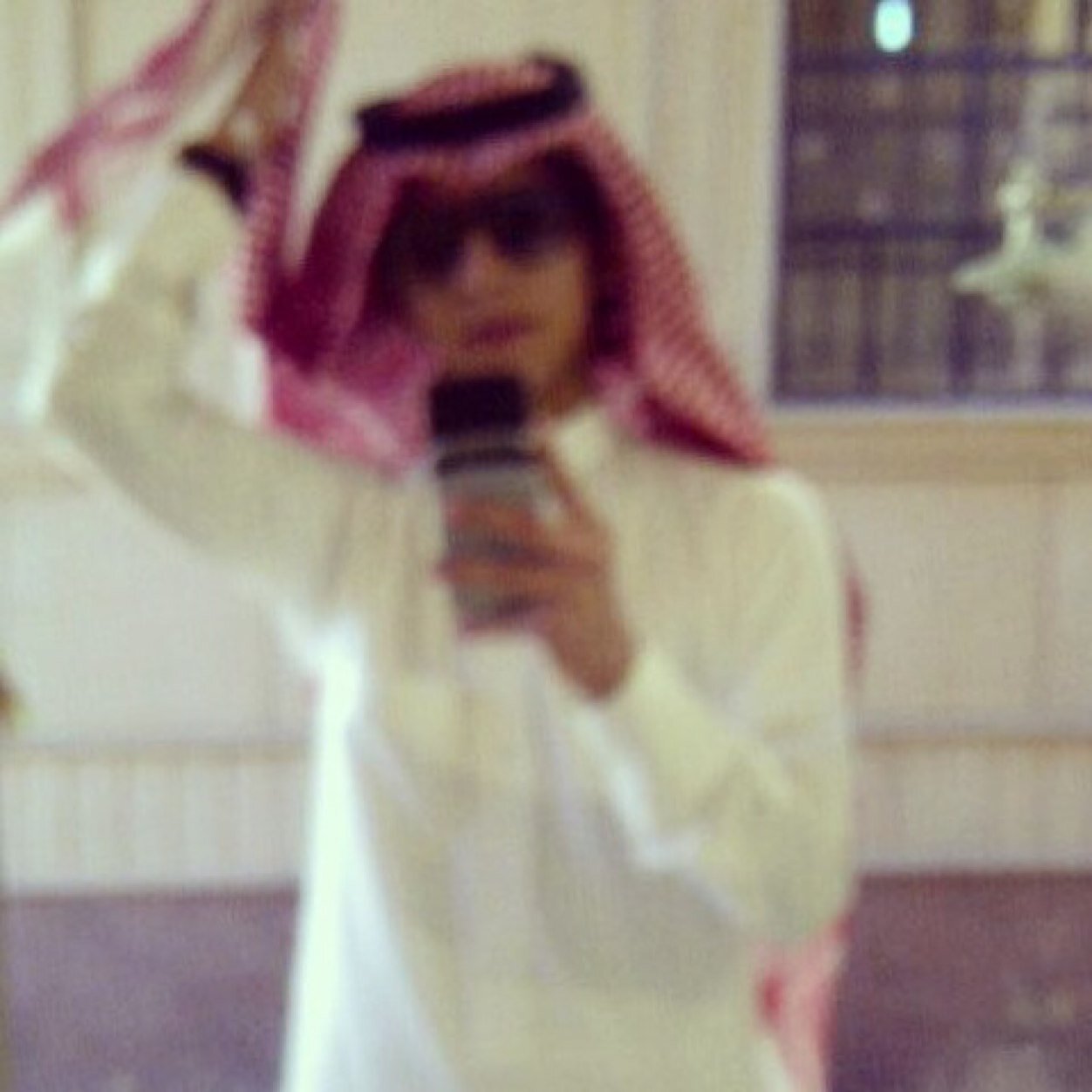اتشرف بالجميع '