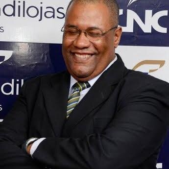 Sou jornalista, escritor. Sou brasileiro, gaúcho, feliz e não desisto nunca!