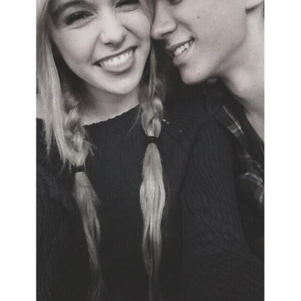 A melody is sung by two ♪✞