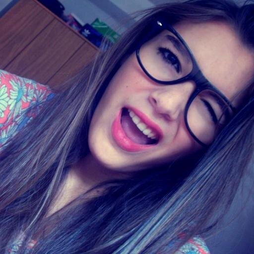 Que el pasado no arruine tu presente, que tus lagrimas no borren tu sonrisa, que mis palabras alegren tu vida.♥