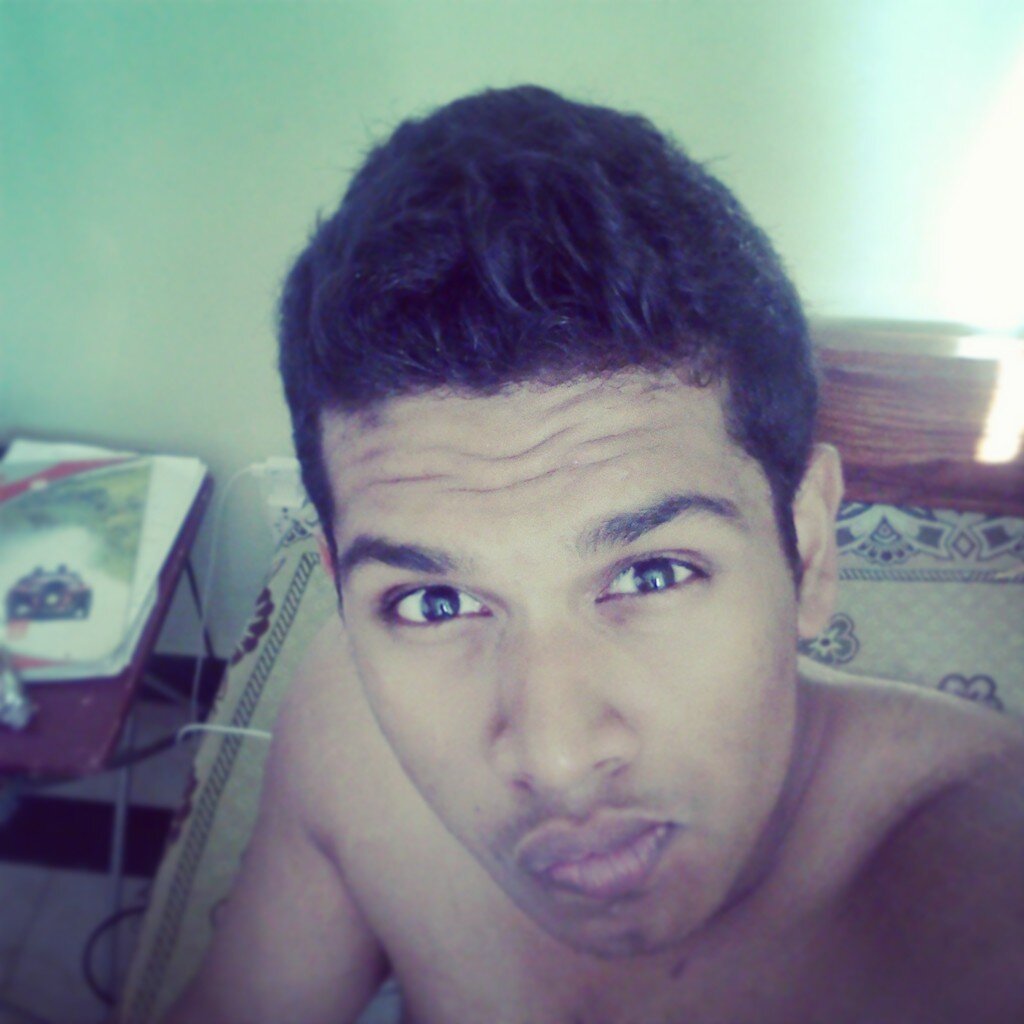 Basic Info
Birthday	June 13, 1995
Interested In	Women
Relationship Status	Single
Languages	Singlish, Sinhala, Tamil, Hindi and English
