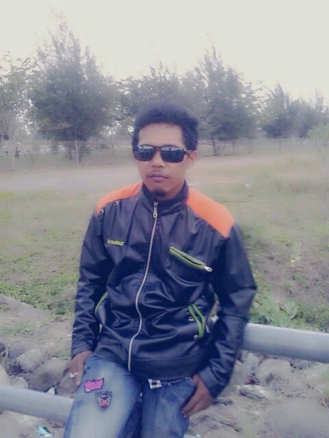 If you must play, decide on three things at the start: the rules of he game, the stakes, and the quitting time
follback & Twitt me
353B8050B4 add N.I.C catfiz