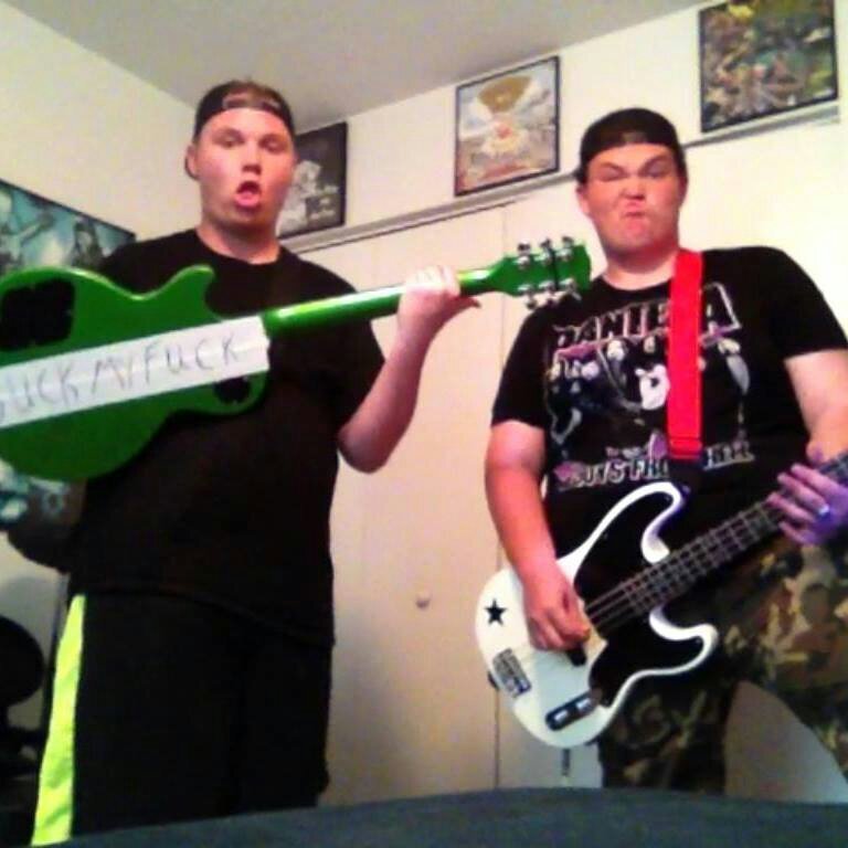 im a GD metalhead I love music its my life I love playing guitar and I support any local bands