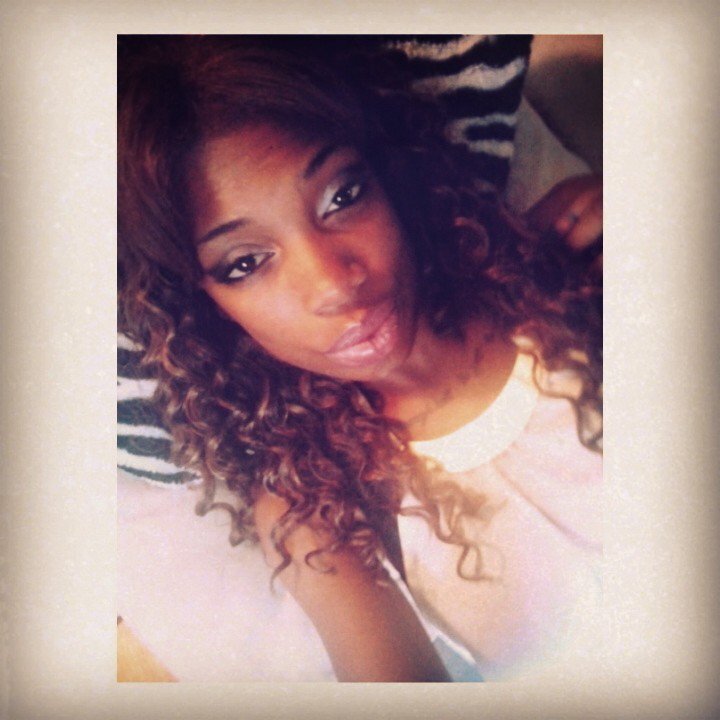 pretty bishhh with LOOSE SCREWs 3