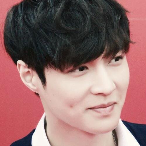 free follow don't follow me here follow @JezBeybe instead. Kamsa~ Just mention for follow back :)