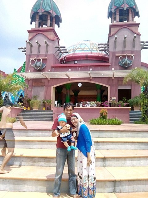 IndahNdutmbok's profile picture. Pandanglah segala sesuatu dari kacamata org lain. Apabila hal itu menyakitkan hatimu, sangat mungkin hal itu menyakitkan hari org lain pula