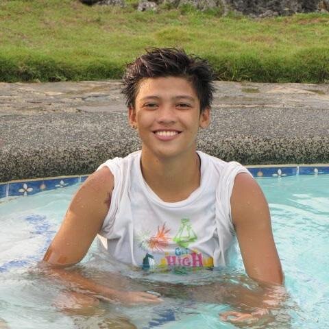 I'm Neslie Aloyan also known as Beboy but my teammates call's me Toko. I am a varsity valleyball player, i also play beach volleyball. I am a lesbian.