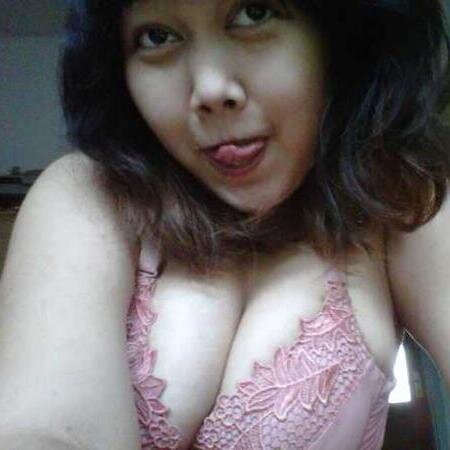 Butuh temen buat main bareng dikamar..nemenin tidur + nemenin mandi.

Di kontolmuu