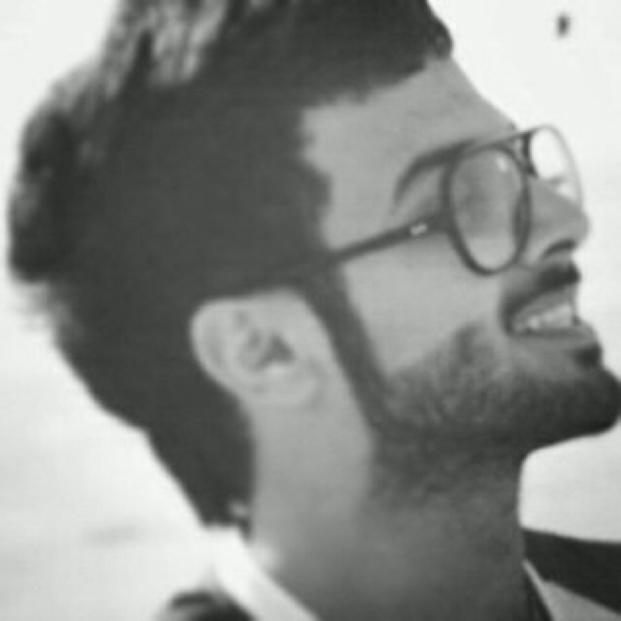 azoz1080's profile picture. 