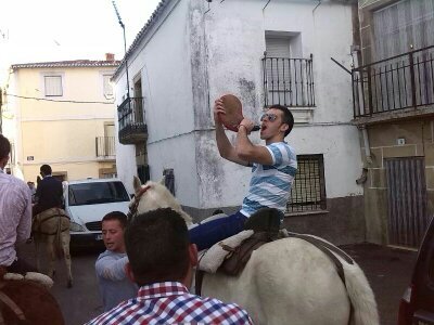 Funcionario de los cojones,perdiendo el tiempo en Madrid,mi vida empezará de nuevo cuando vuelva a CÁCERES,mi sitio,del que no tendría que haber salido nunca