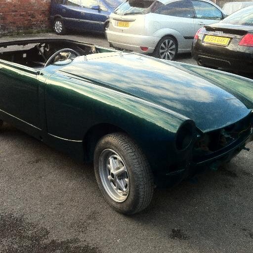 Welcome to LT Autobody repairers, we are a family run business based in Denton, Manchester. We make it our business to offer high quality vehicle repairs,