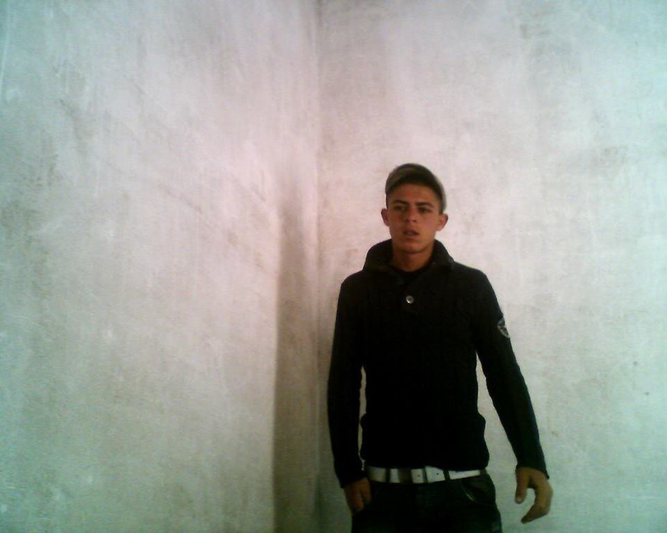 je cherche une fille qui s'appele dh.....