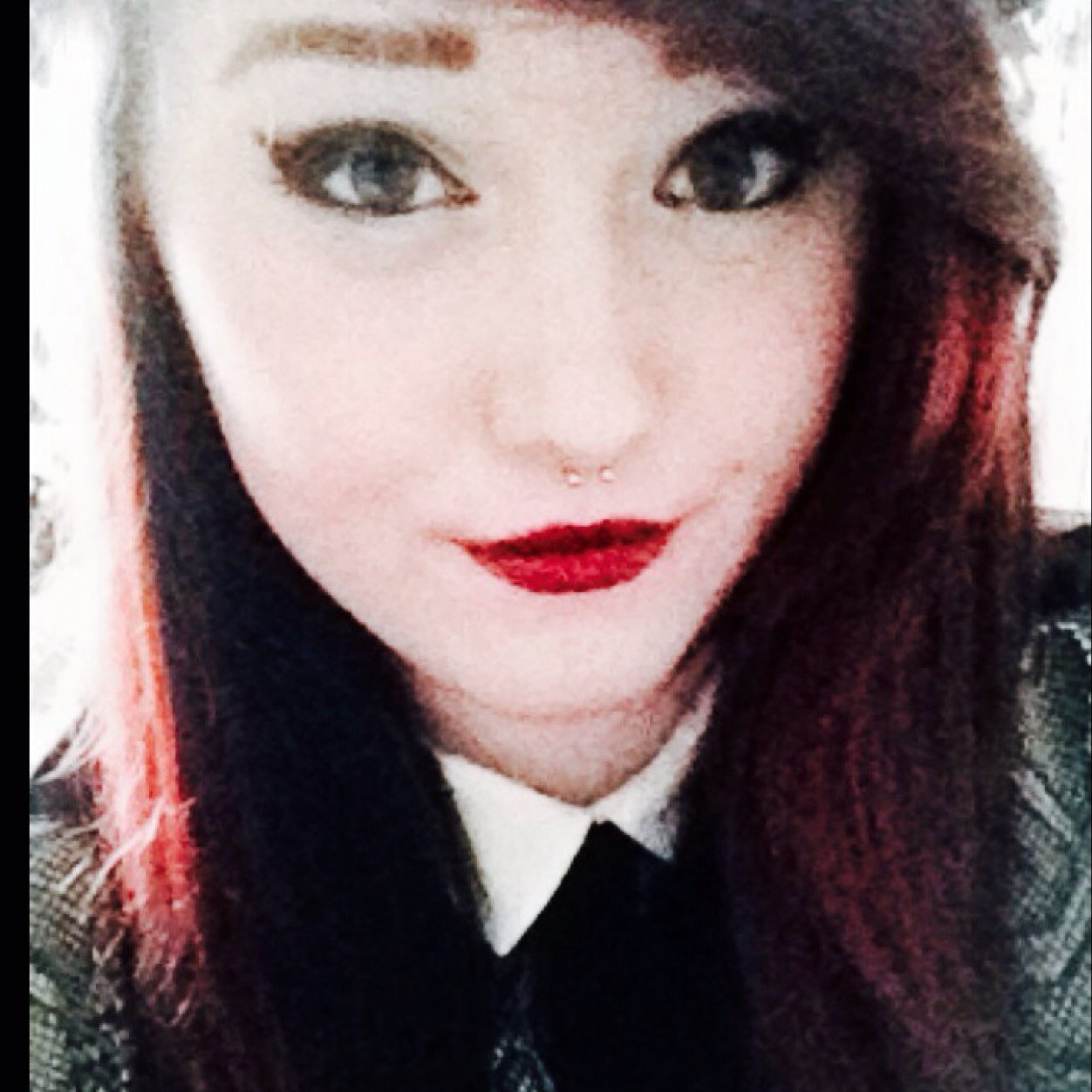 Jem182_'s profile picture. - fuck you - black is the happiest colour - i dont enjoy humans really - unless you've got a beard - bio's are shit - whatever -