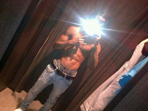Angelo • 17 + • Anti/Spaans • Rotterdam west • Artiest • Model