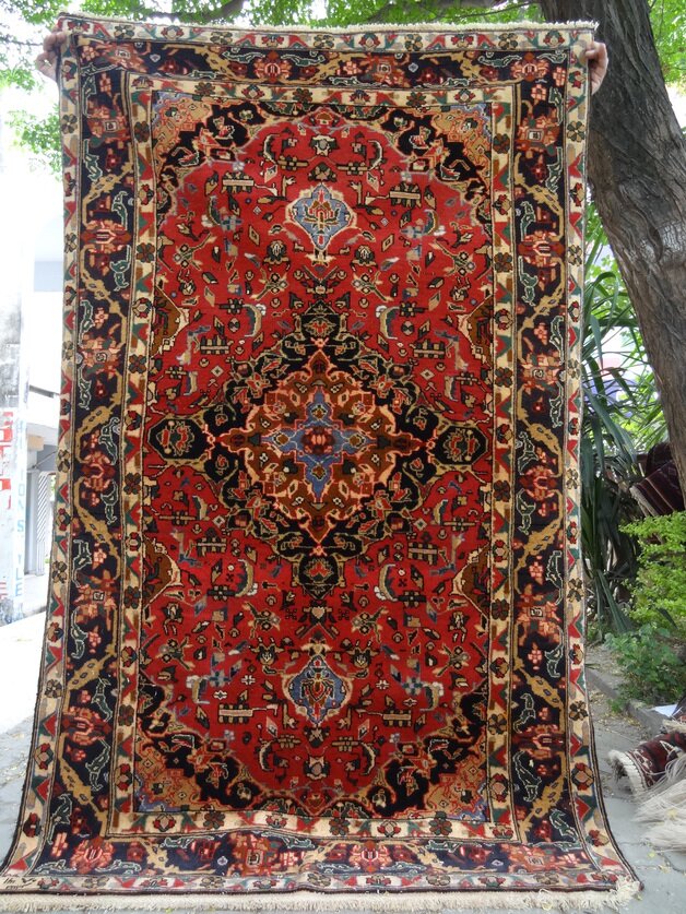 My name is Yaqoob i am living in Islamabad! I sell beautiful Afghan& Turkomen Rugs!