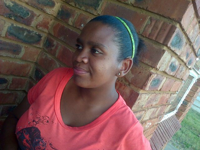 Rozeltjie's profile picture. Friendly mother a wife and a guardian