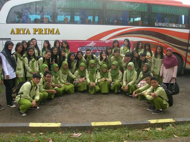 Official of 11ak4 VHS1. Aprida Ariani S.Pd. Accountan friendly sportifitas&solidaritas☺