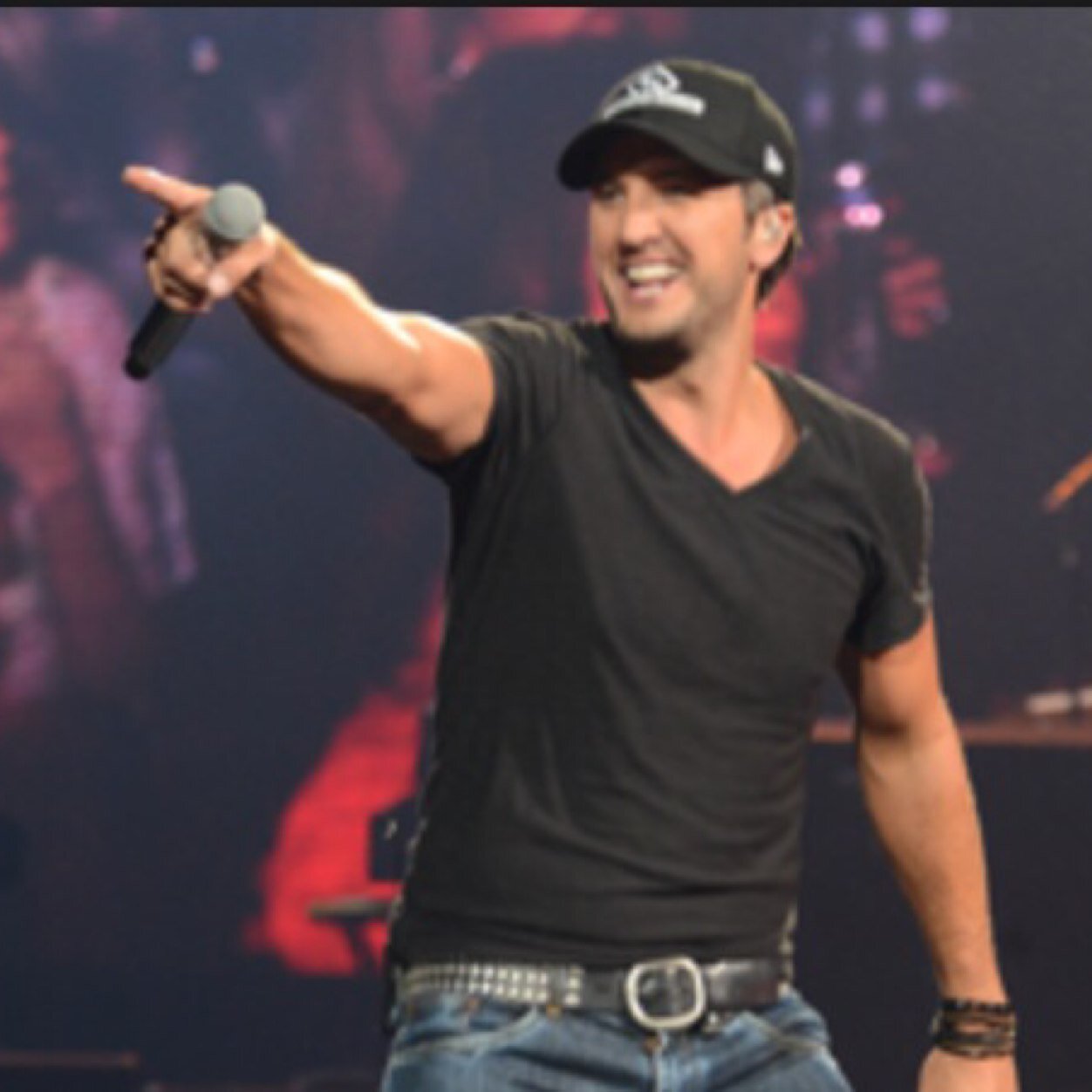 Team_lukee's profile picture. Baby you can crash my party anytime