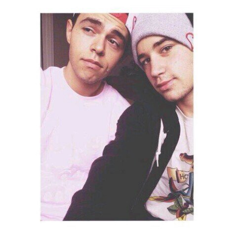 GO FOLLOW @_janoswift OKEY? OKEY.
