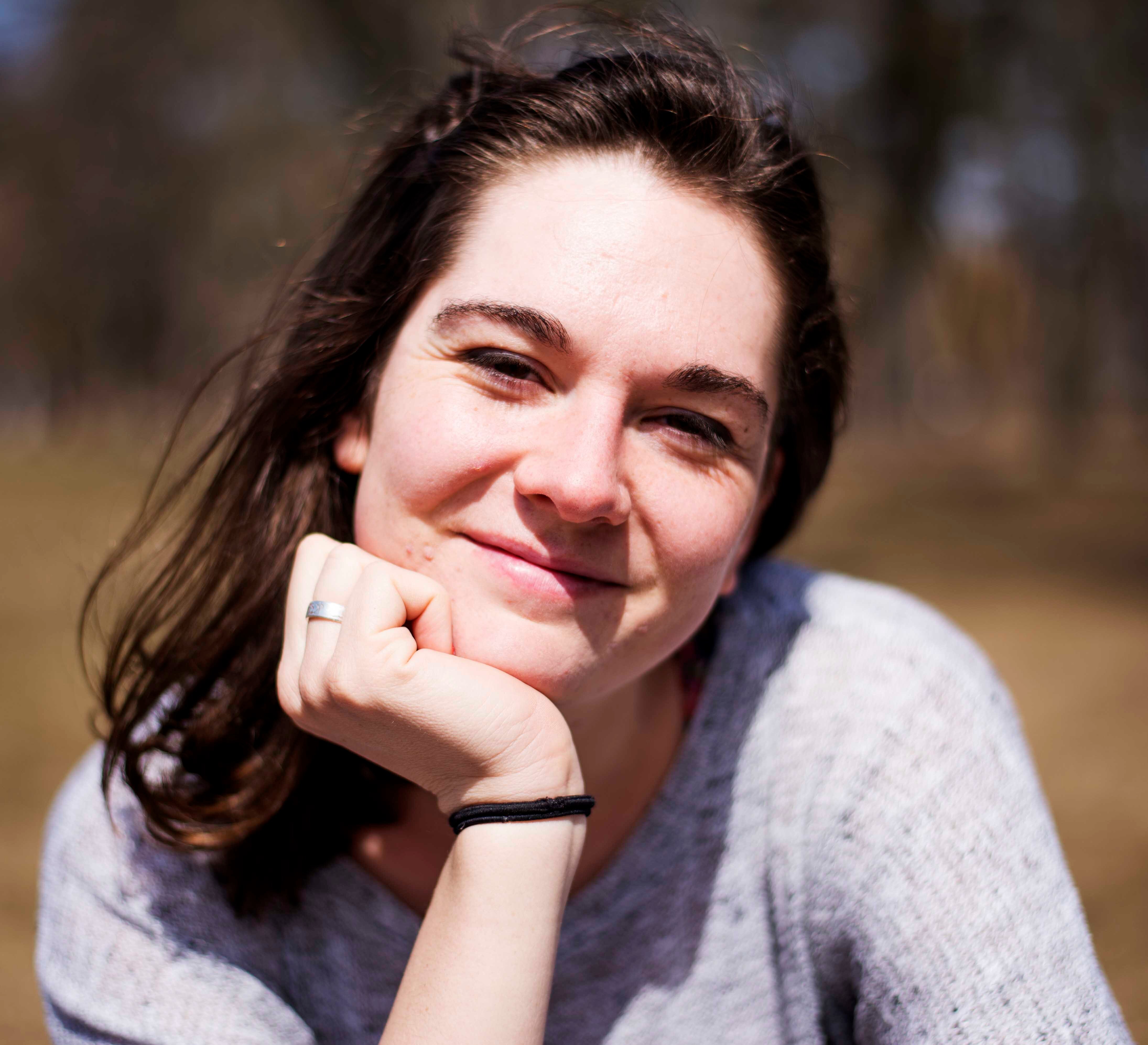 Hannah Davison: The only Toronto Photog specializing in Online Dating Profile Photography. Fun, friendly, and affordable. Let's get serious about your profile!