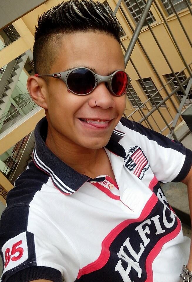 tenho um canal no youtube e adoro ficar no face 3