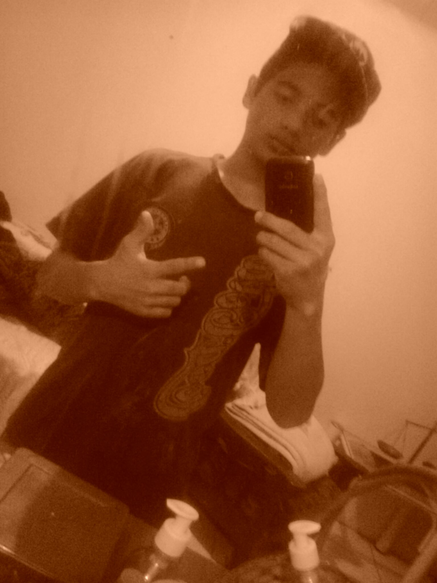 Eu amo futebol , sou fâ do pânico adoro jogar bola e comecei aprendendo do neymar :)