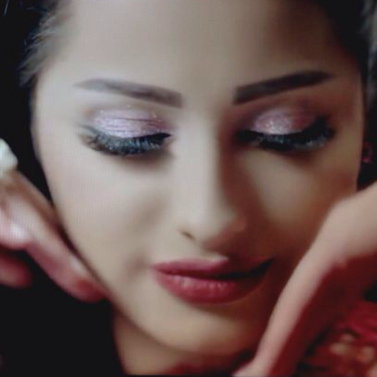 Official Twitter of Moroccan Singer Mouna Amarcha. Instagram: AmarchaOfficial