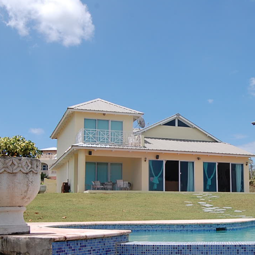 Spectacular Art Villa with private pool & private beach in Vieques.
