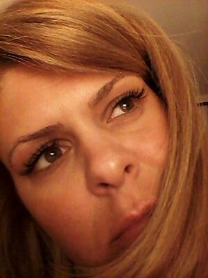 jplo76's profile picture. Nesuđena profesorka književnosti, tragično zarobljena u telu računovođe.Obožava da čita, pravi slatkiše...