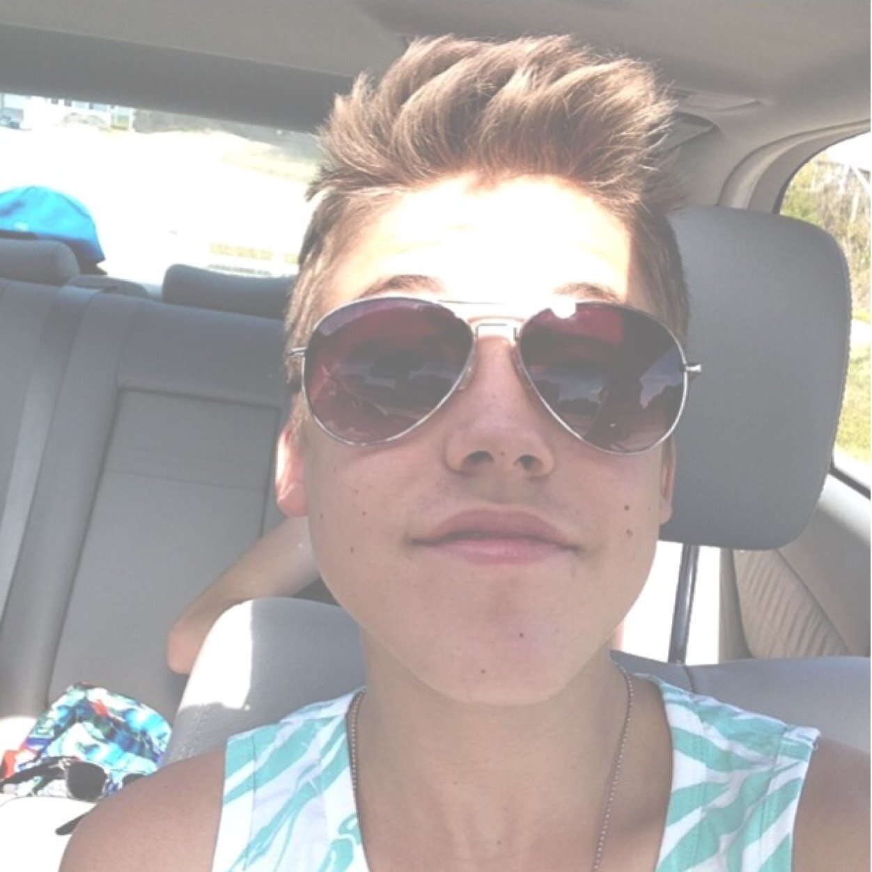 I JUST GAVE U A FREE FOLLOW SO GO FOLLOW @xmendes_ PLEASE IF YOU DONT ALREADY! Ask her if you want a follow back❤️
