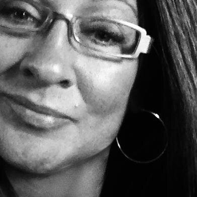 Mom, Daughter, Sister, Aunt, Cousin, Niece and Graphic Designer.///