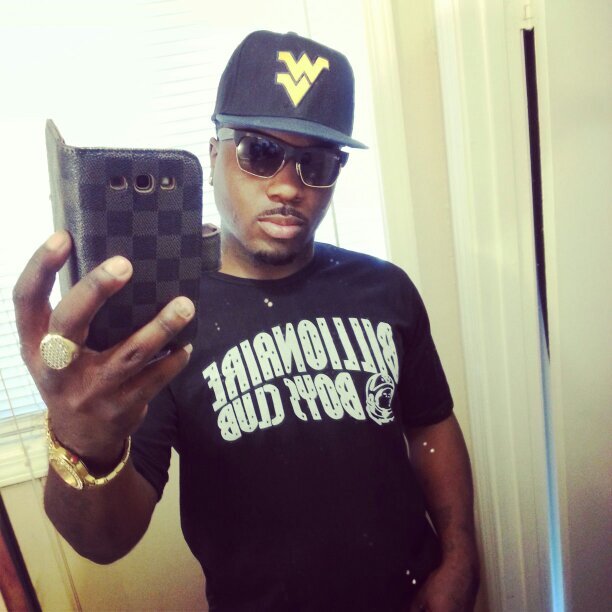Hiphop on mind and my grind hit me up for trackz hookz veruses whatever at memphiscityhustlaz@gmail.com or freddy2boy@gmail.com