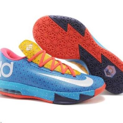 Se vende zapatillas, camisetas, sudaderas, camisetas de futbol, de baloncesto, beats, gorras, lo que quieras por la provincia de ciudad real