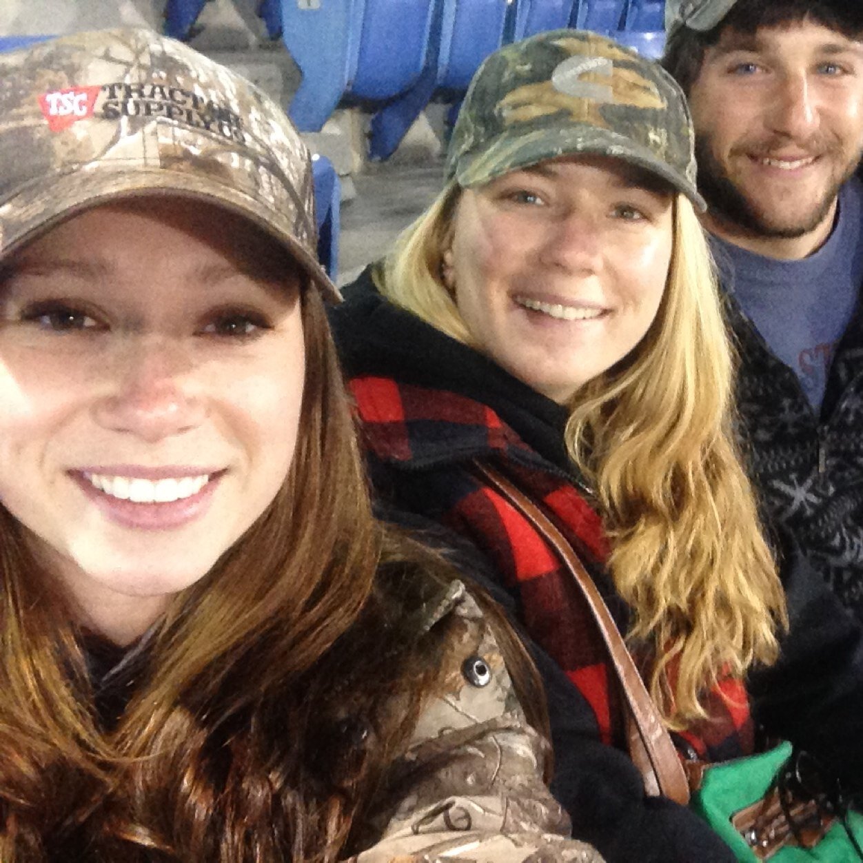 VictoriaReneeK's profile picture. I know the route I leave on, it will always bring me home. 
27East