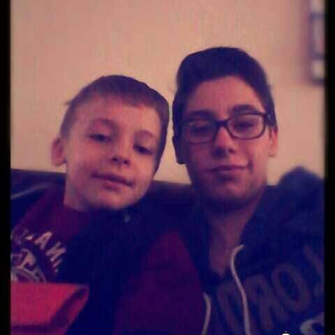 AliESZ3's profile picture. 