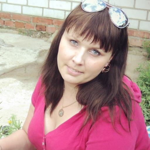 Счастливая мама  тройняшек