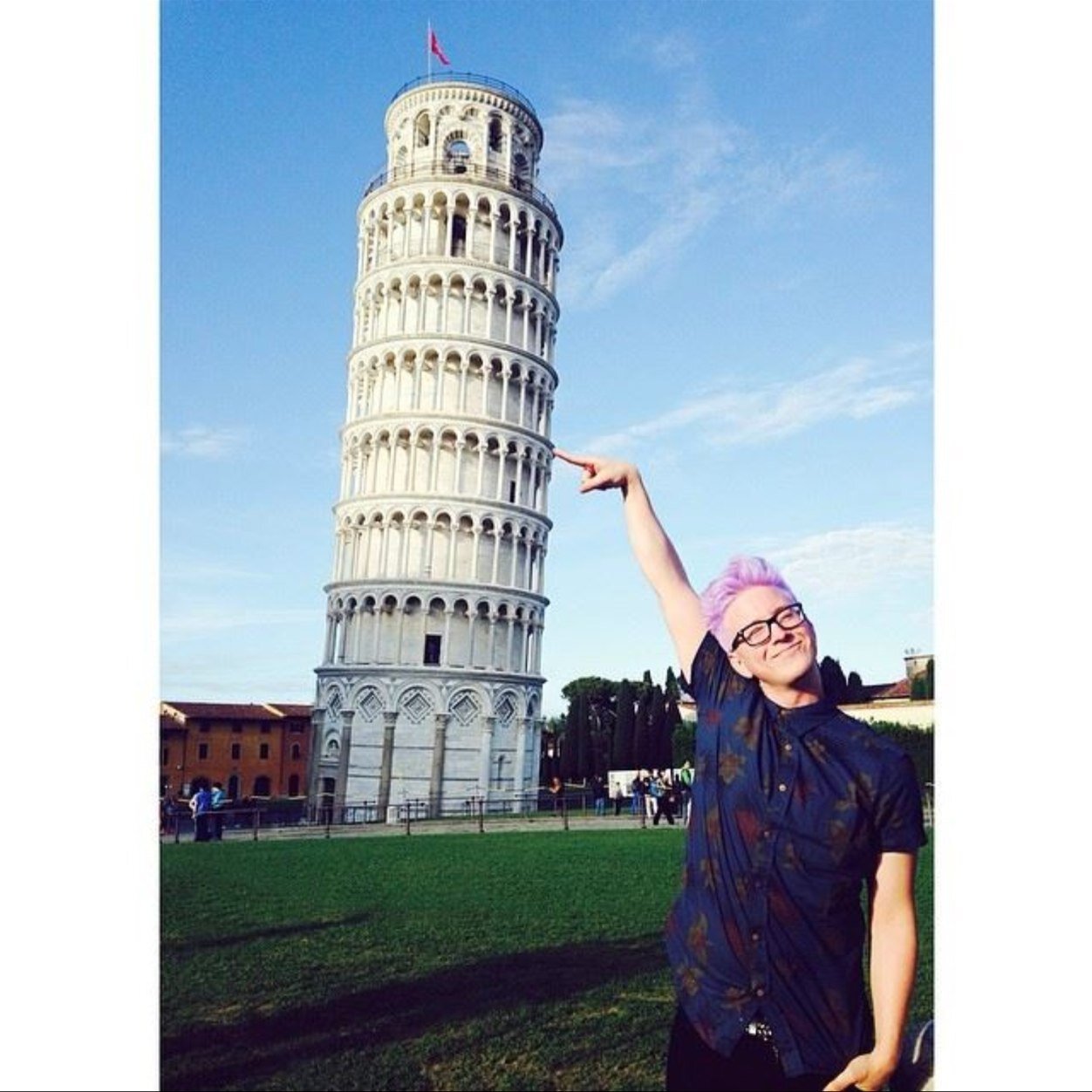 alexbuttbutt's profile picture. suggs not drugs