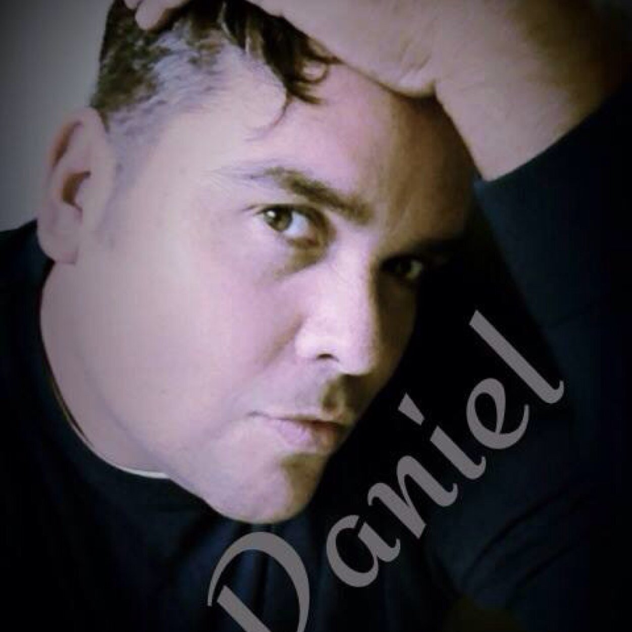Hello my name is Daniel i love to sing I'm using SmuleSingapp so please hear me out also I always dreamed and wanting to be a singer but life got in the way.
