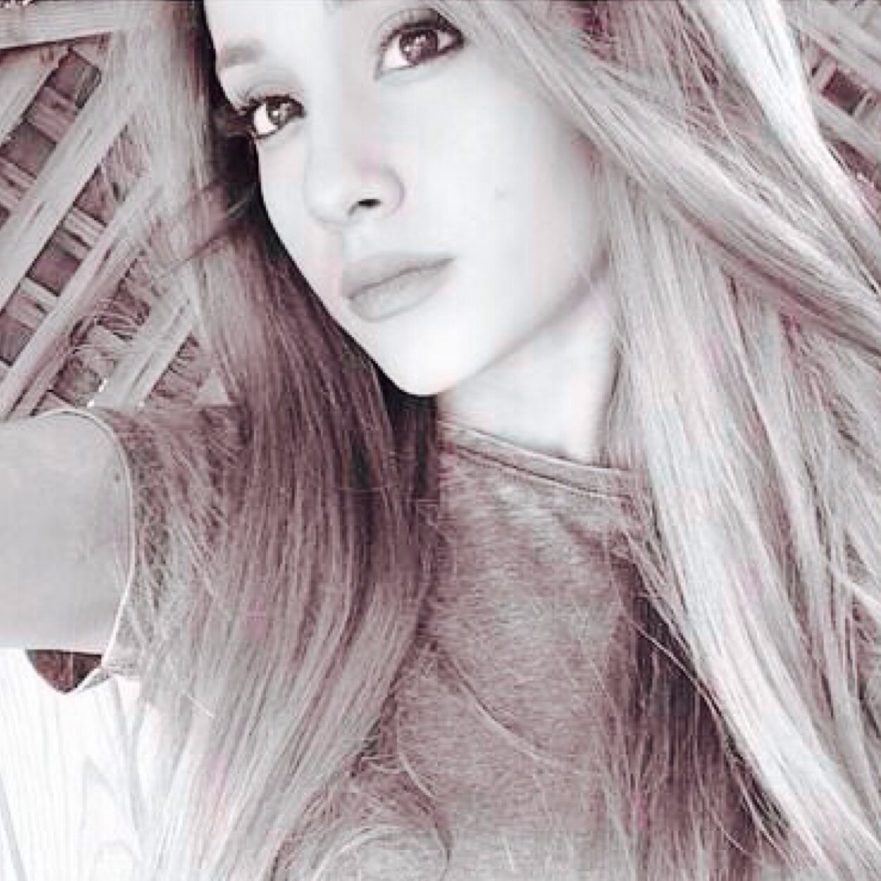 Free follow , please go follow @janosftbutera =-)