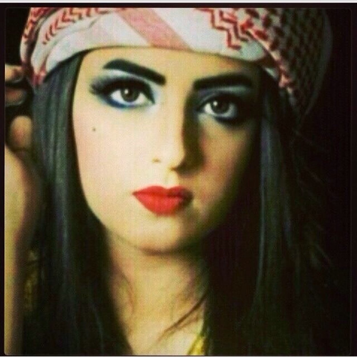 دلوعة ابوها غدوررره G B Gg 191 Answers 260 Likes Askfm