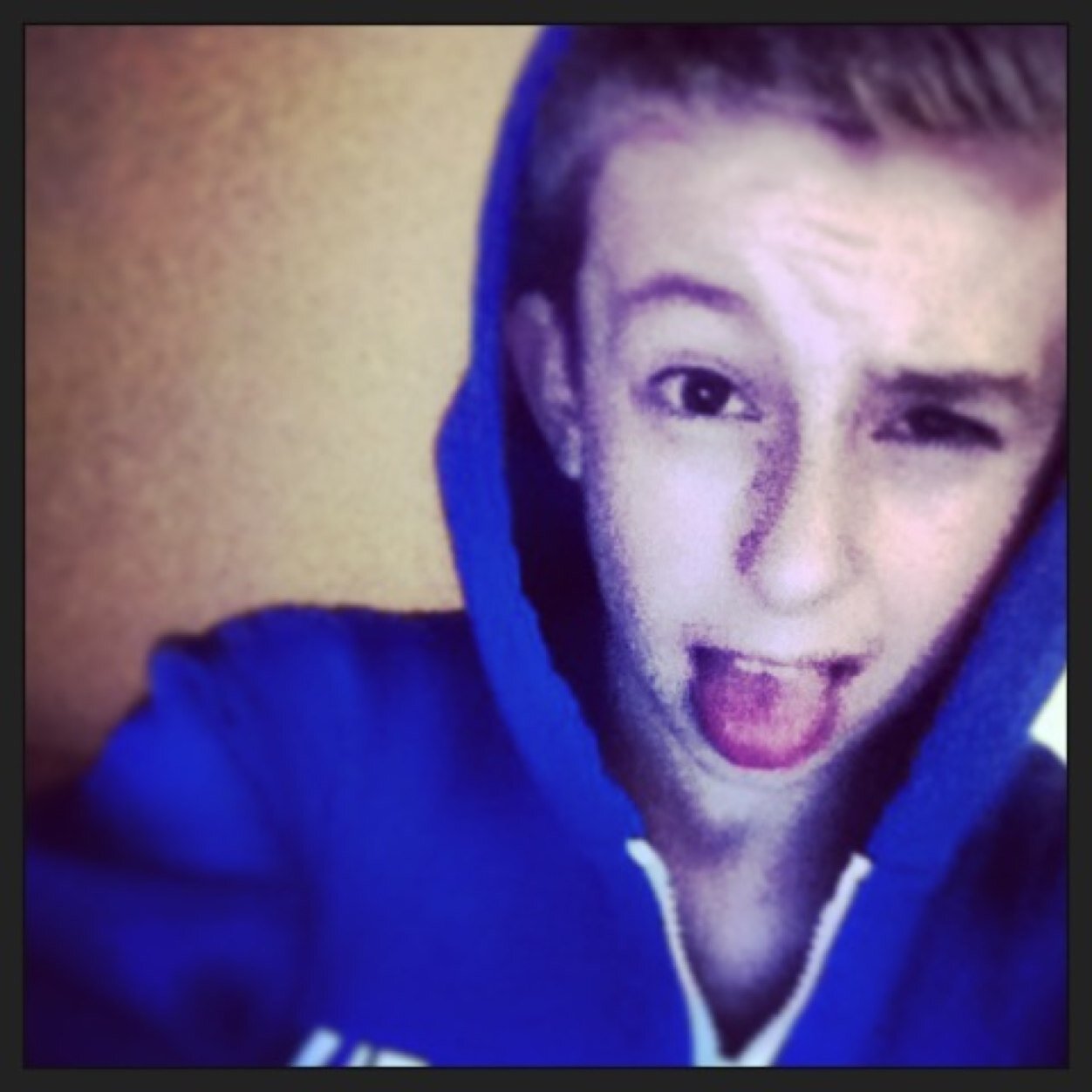 •Instagram: Fxckk_lewis• •Snapchat: Fxckklewis• •BBM: 7E1A8D78• •Xbox-Live: RadioApollo422• Kik: Fxckk__lewis