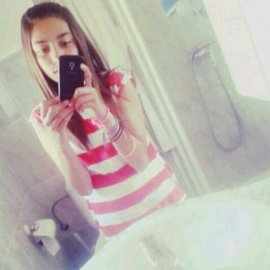 Aqui desde el 2000(:|•Naci para ser real no perfecta•| 3#RAG(: Mi vida♡| 17# BF(: La mejor | Melendi y Dani Martin con ídolos♥|