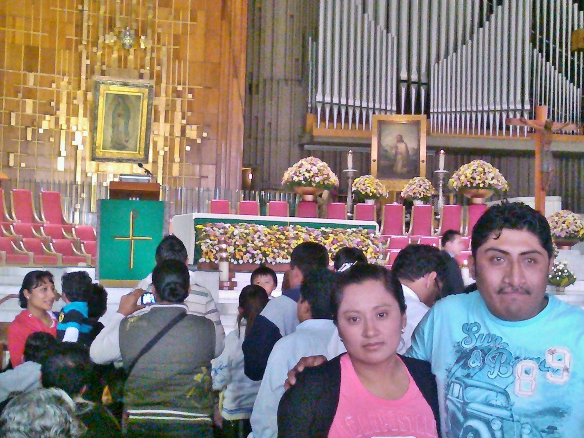 Enitagonvil's profile picture. LAE, me encanta escuchar musica en ingles,adoro a  los animales, me gusta leer , amo a mi familia y a mi esposo.......Y creo firmemente en DIOS.