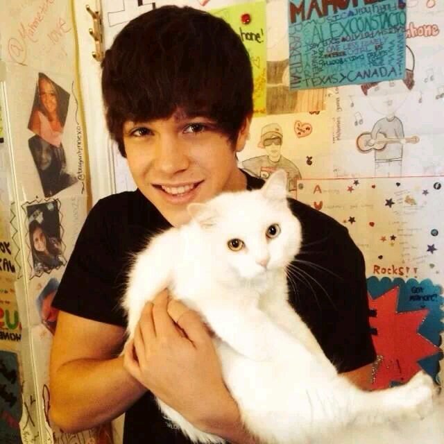 @AustinMahone is my world.