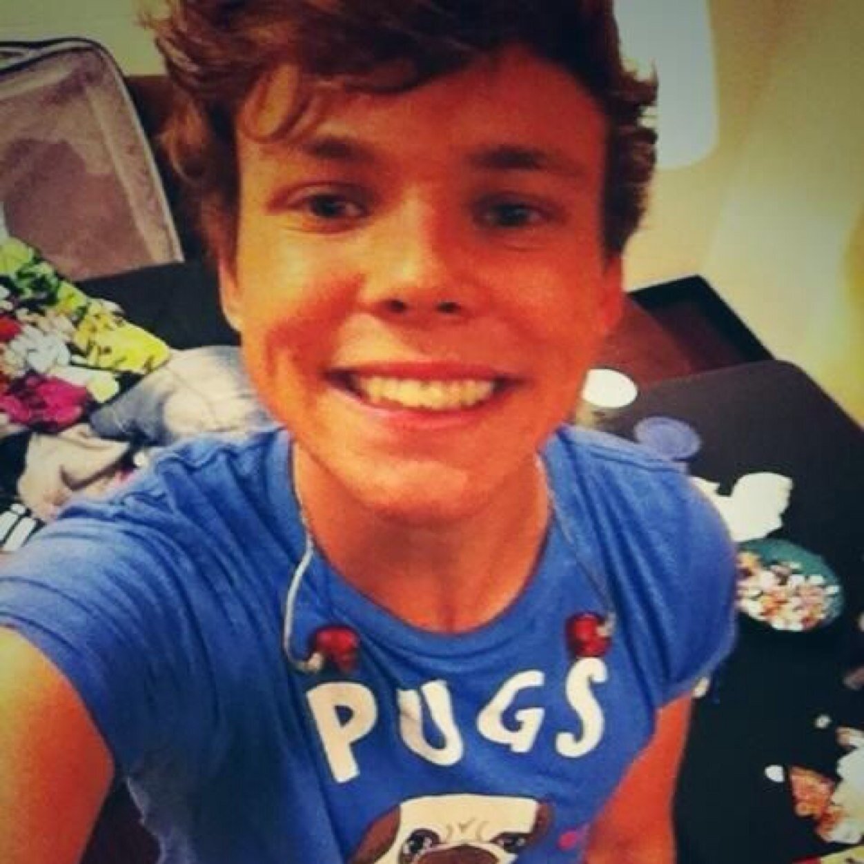 Hi babe ! This a free follow acc, pls follow @thatarseharry instead :) ty, ily
