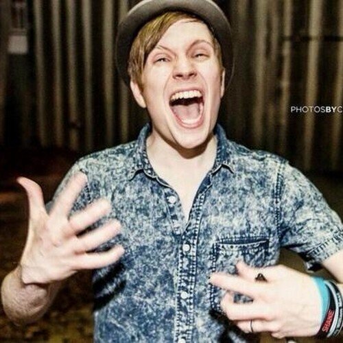hey dont follow this follow @imnotierokay and if you already follow her then AYY free follow cause ur rad